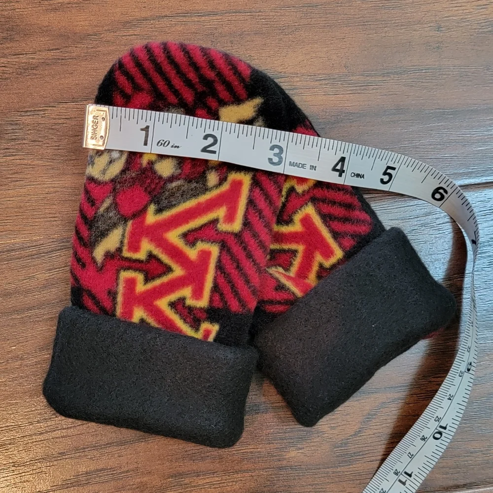 Minnesota Golden Gophers U of M Fleece Kids Mittens